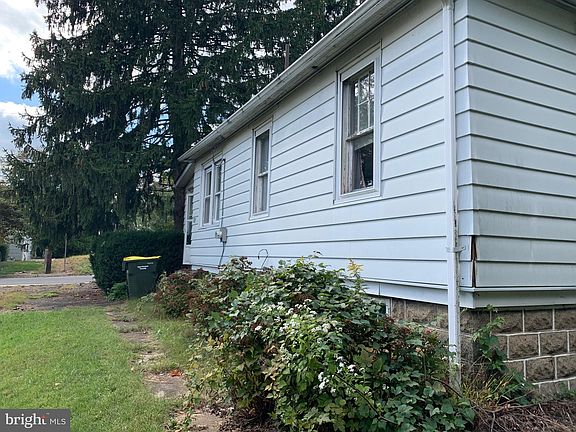 4th image of 629 Sampson Ave