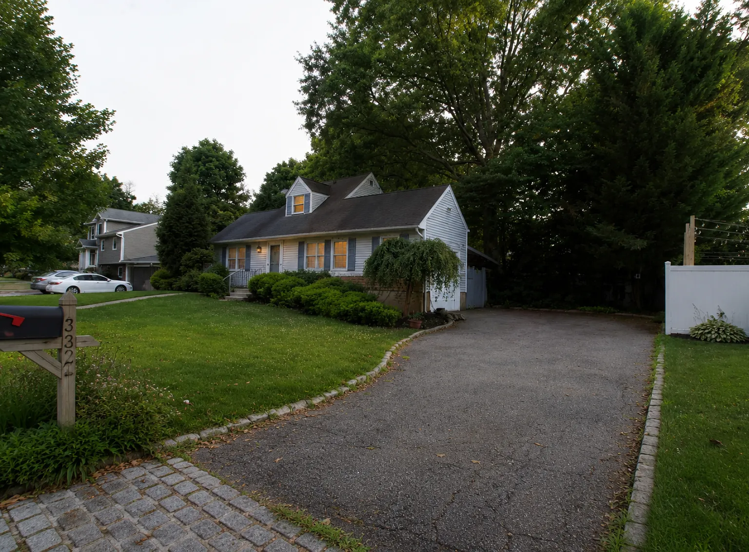 Brand Dr, Huntington — Photo 2