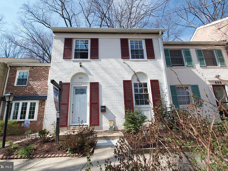 886 Azalea Dr #22 — Photo 1