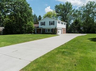 4739 Quarton Rd, Bloomfield Hills, MI 48301