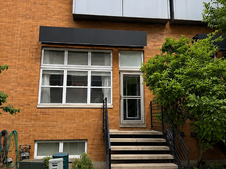 2555 W Moffat St #D — Photo 1