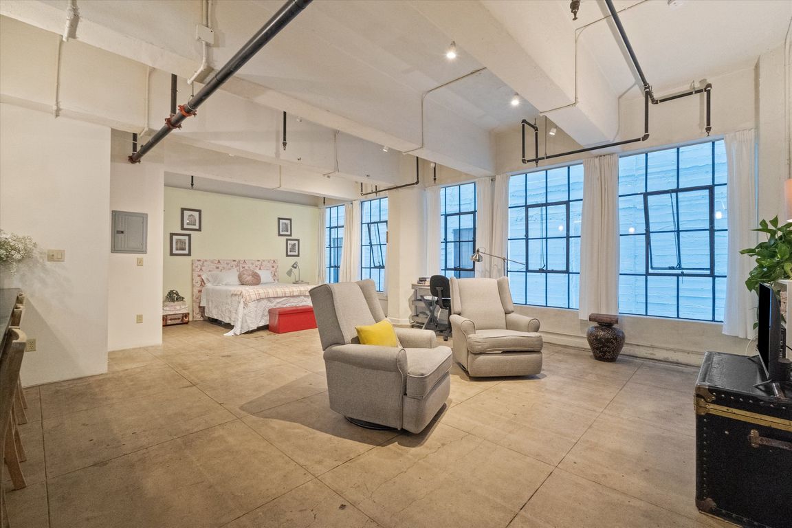 next background image