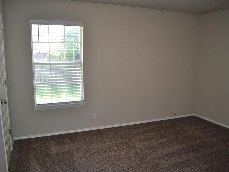 1301 W Quincy St — Photo 18