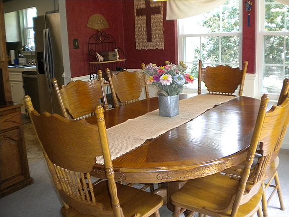 DINNING ROOM OFF KITCHEN