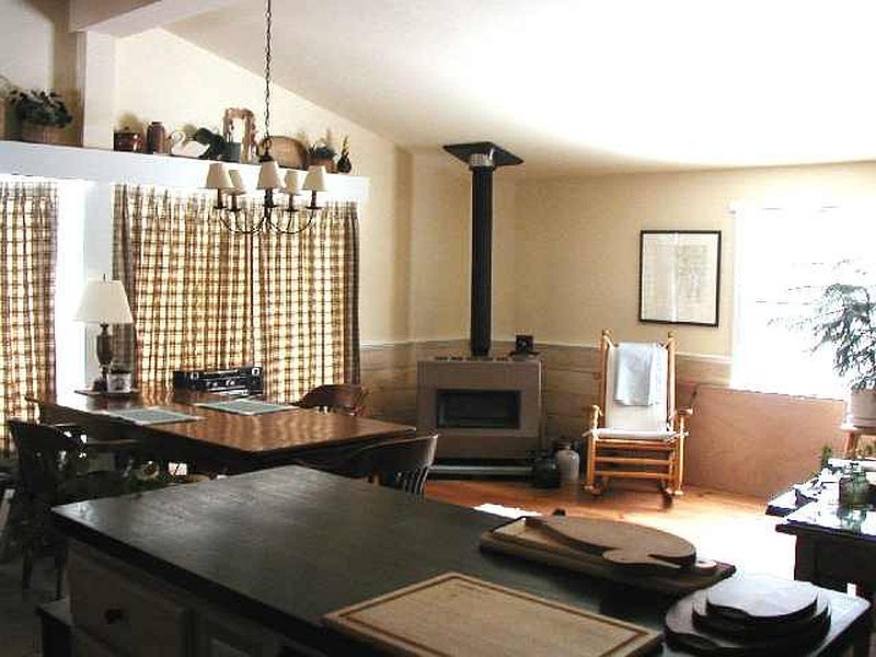 3rd image of 53 STRAWBERRY Lane
