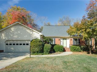 4 Wedgewood Ct, Greensboro, NC 27403