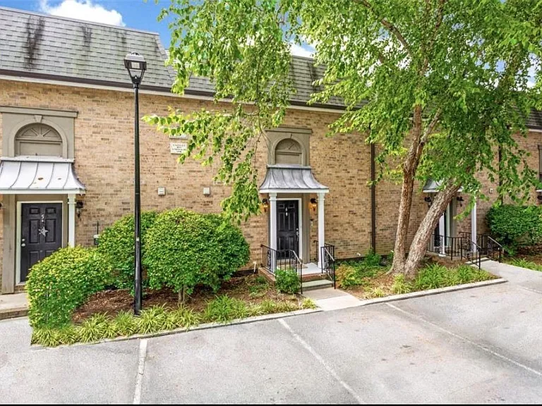 6980 Roswell Rd #B6 — Photo 25