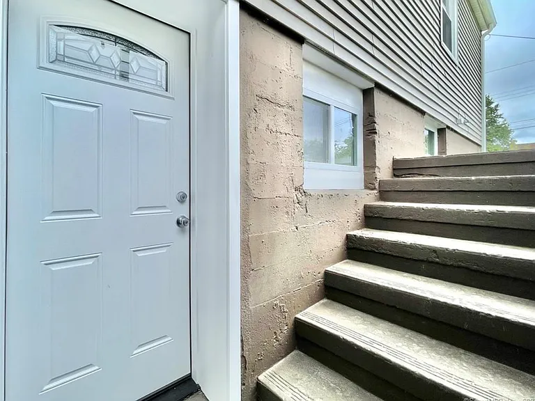 95 Warner St #B — Photo 2
