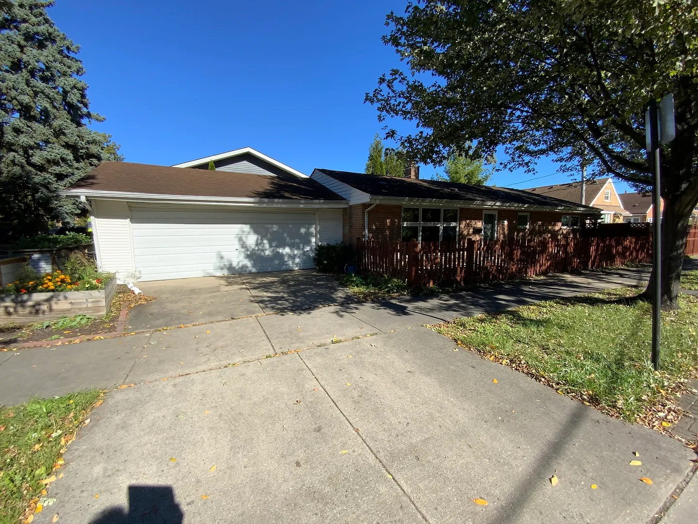 3 bed, 1056 sqft, $3,000 — Photo 3