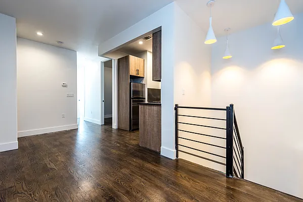 Rented by Nooklyn NYC LLC | media 39