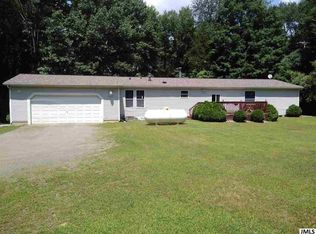 8967 Glenn Rd, Grass Lake, MI 49240