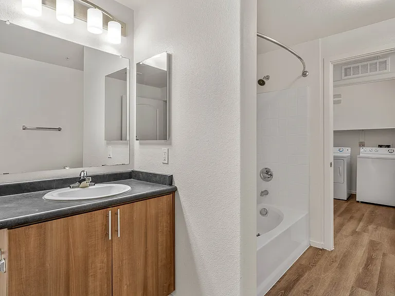 Altair Apartments — Photo 46