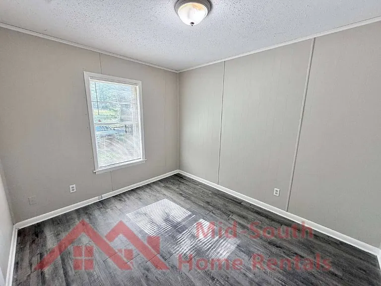 4271 Coventry Dr — Photo 9