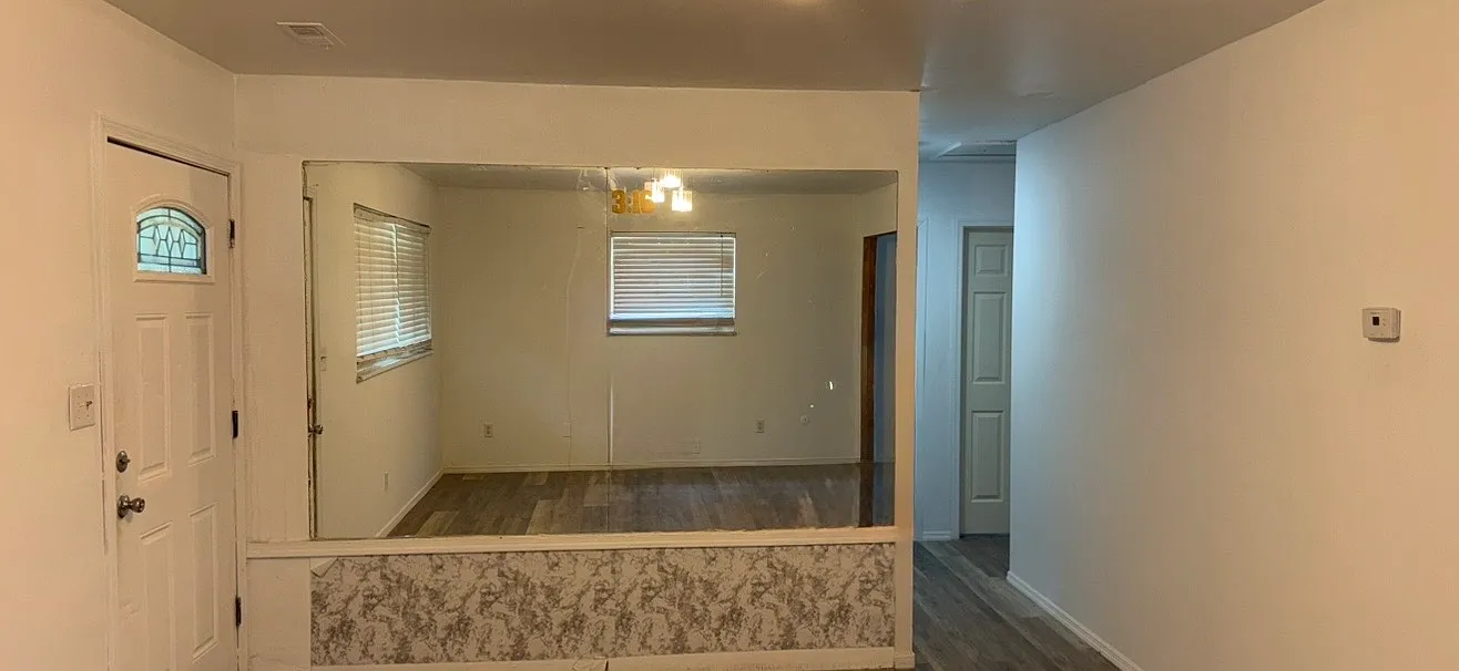 3 bed, 936 sqft, $1,500 — Photo 2