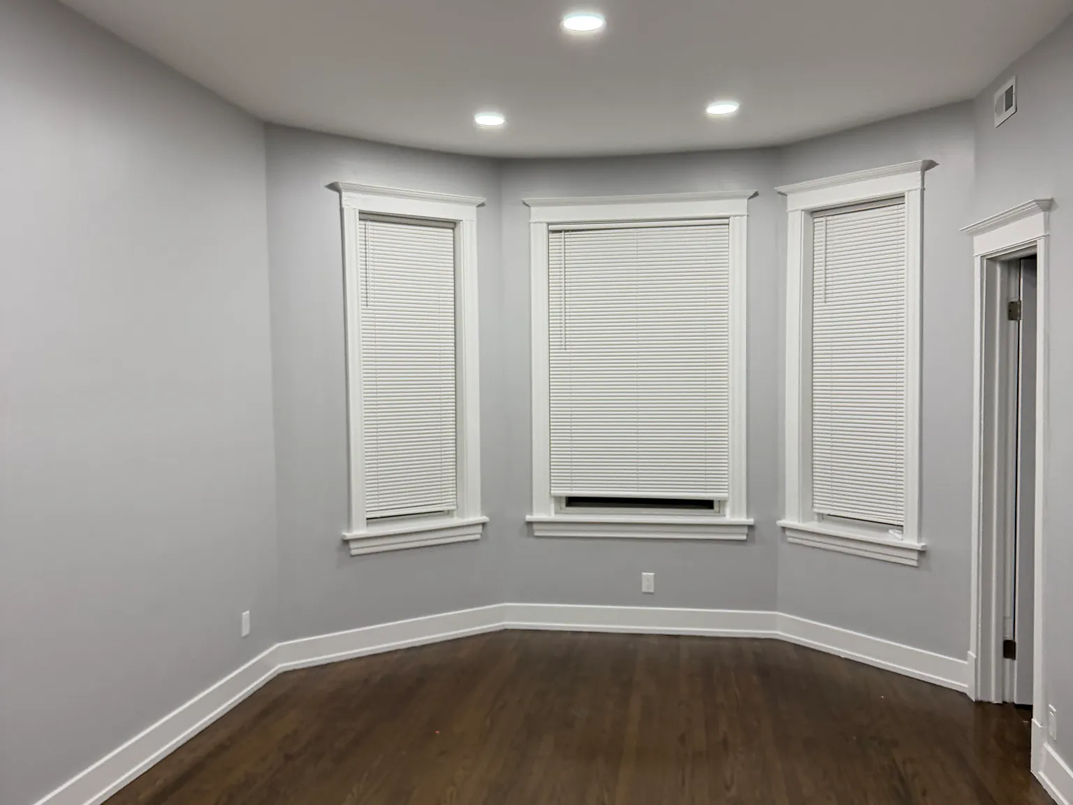 3 bed, 1100 sqft, $1,900 — Photo 3