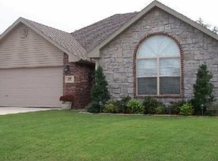 300 James Dr, Centerton, AR 72719