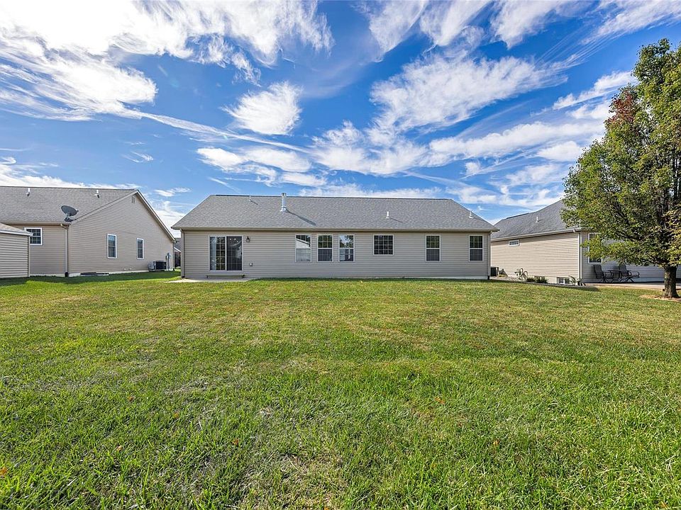 2nd image of 1035 Creekside Dr
