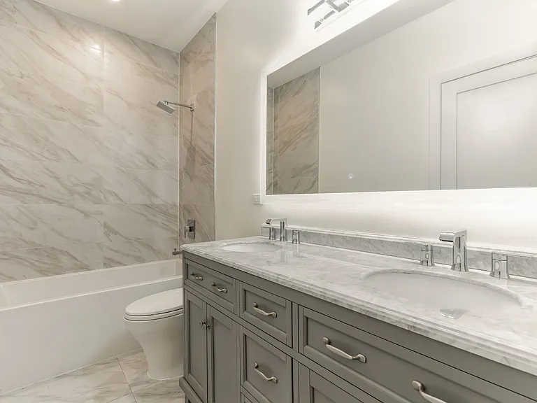 3235 N Wilton Ave #1 — Photo 14