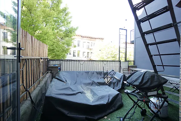 Rented by Rennit Inc. | media 7