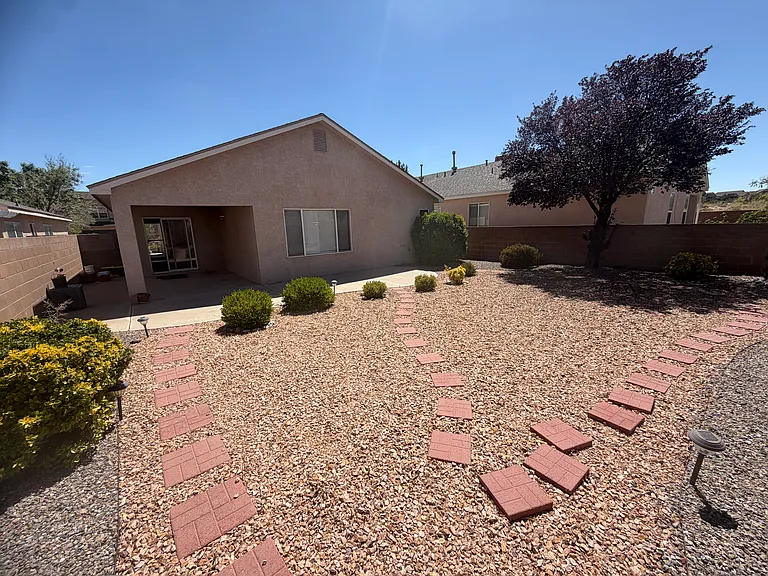 6243 Calle Feliz NW — Photo 23