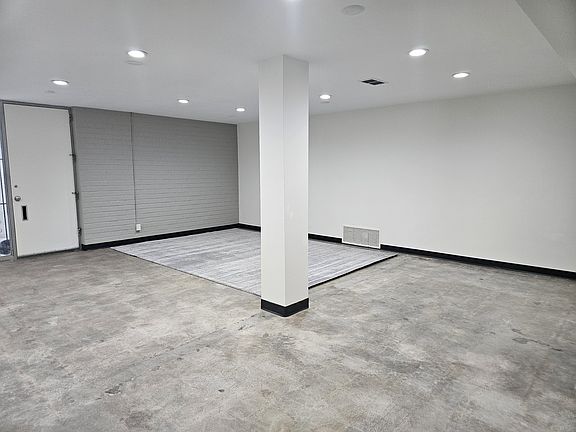 3rd image of 835 Mission St