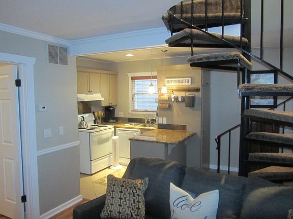 3rd image of 1150 Empire Ave #41