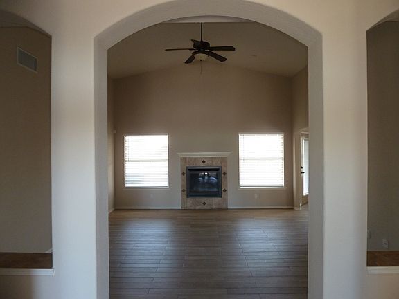 3rd image of 5808 Edinburgh Dr