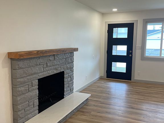 3rd image of 1726 Susan Ave