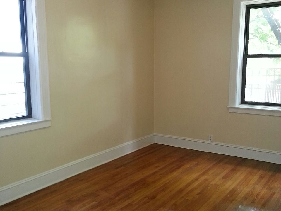 2nd image of 8555 118th St APT 1D