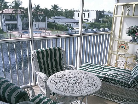 4th image of 465 Paradise Isle Boulevard #306