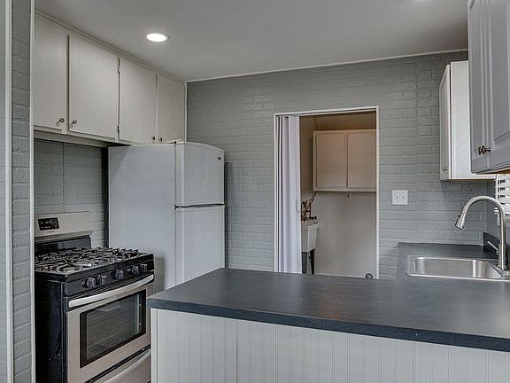 3rd image of 16069 Jackson St
