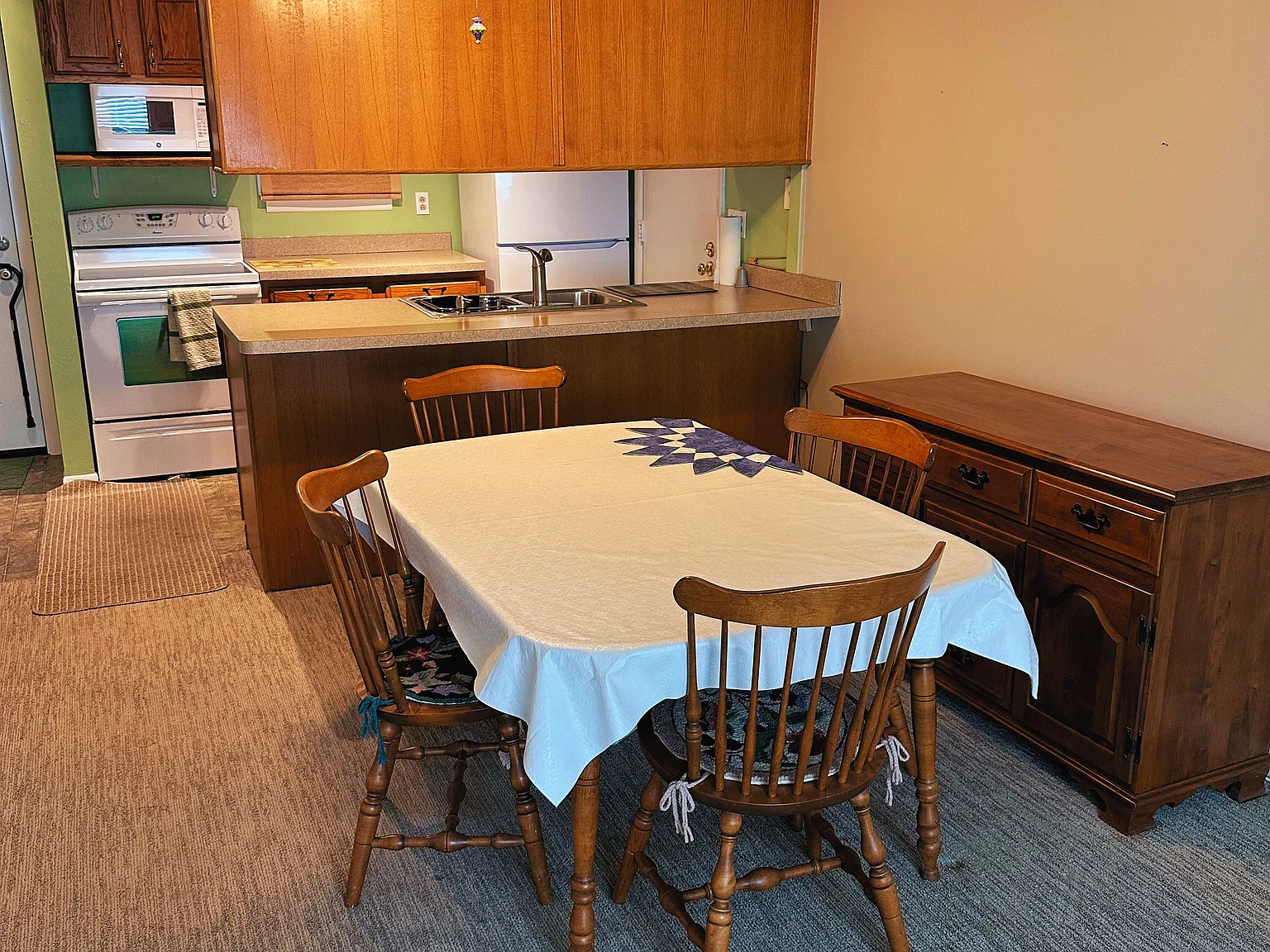 2 bed, 968 sqft, $1,895 — Photo 2