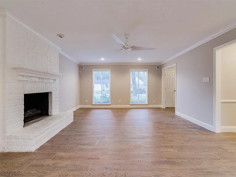 15203 Camelback Ct — Photo 12
