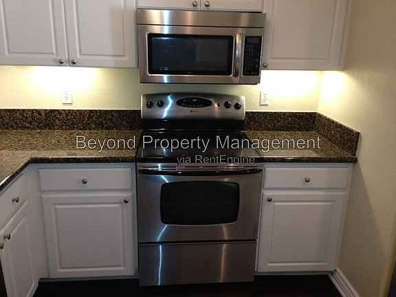 4th image of 9263 Regents Rd Unit B209