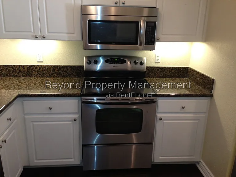 9263 Regents Rd #B209 — Photo 4