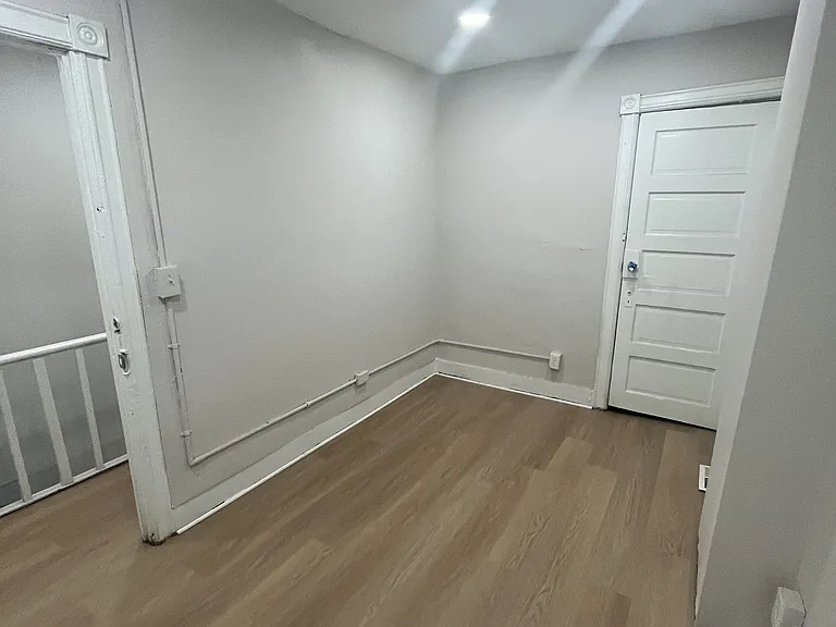 82 Mechanics Ave — Photo 10