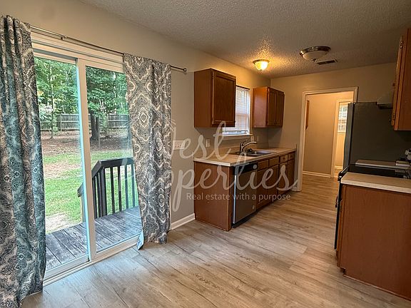 3rd image of 172 Firebridge Dr