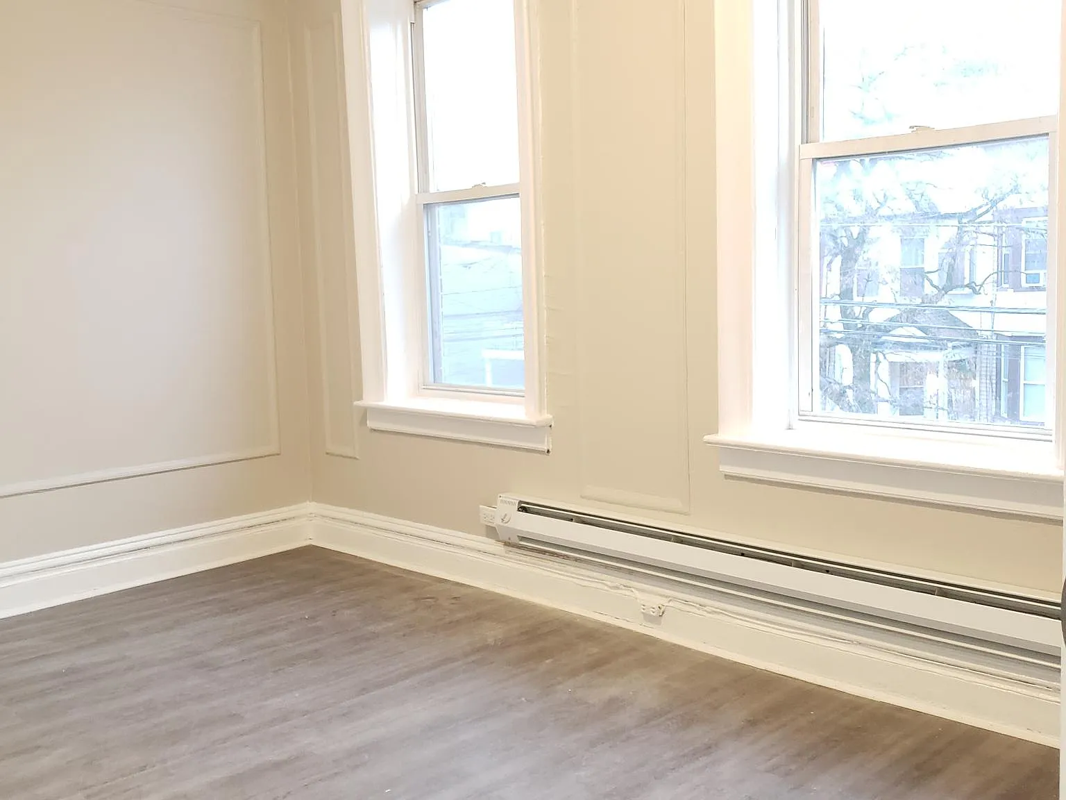 3 bed, 1000 sqft, $2,100 — Photo 4
