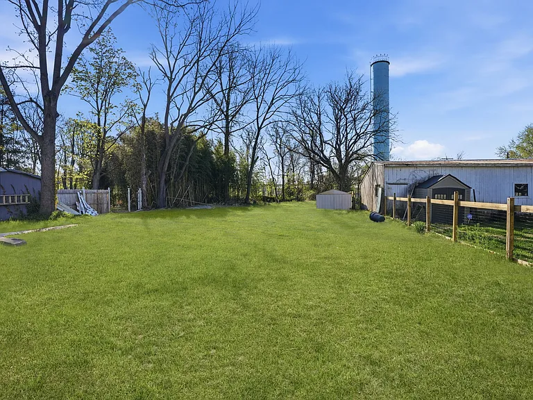 361 N Main St — Photo 42