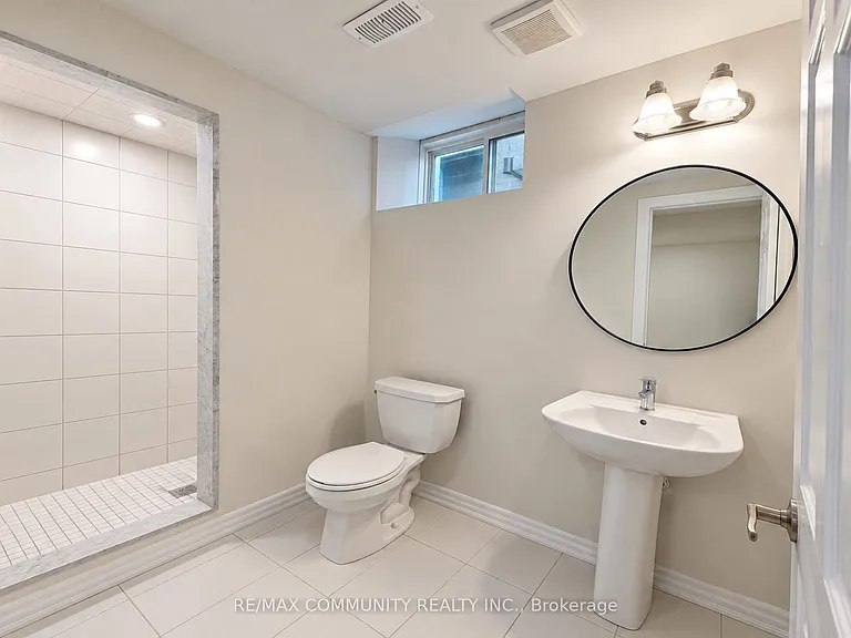 50 Northrop Ave #BASEMENT — Photo 12
