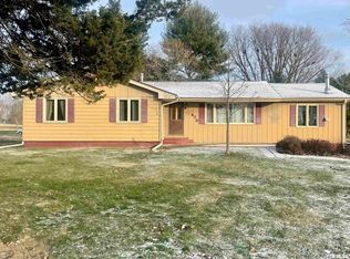 420 N 7th St, Neponset, IL 61345