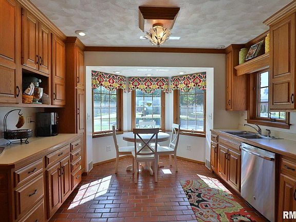 5th image of 4962 N Grandview Dr