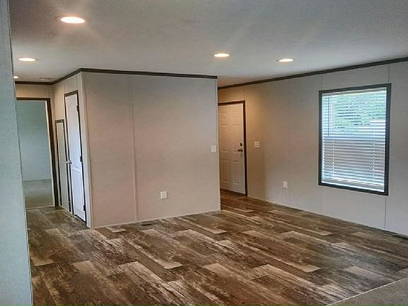 4th image of 1 Victory Ave #93