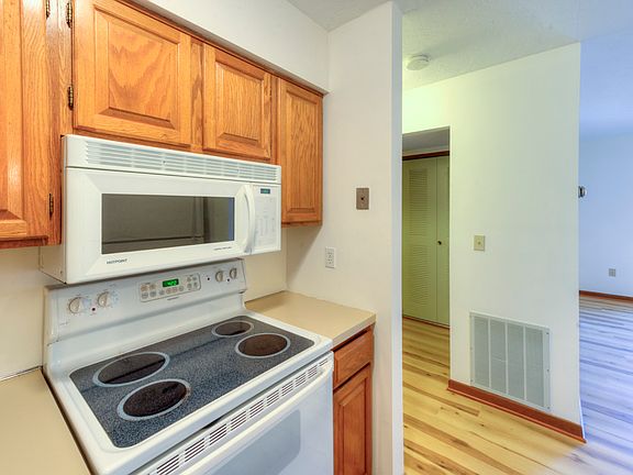 5th image of 340 Sunderland Rd #23D