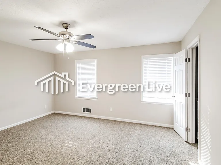 390 Springlake Dr — Photo 9