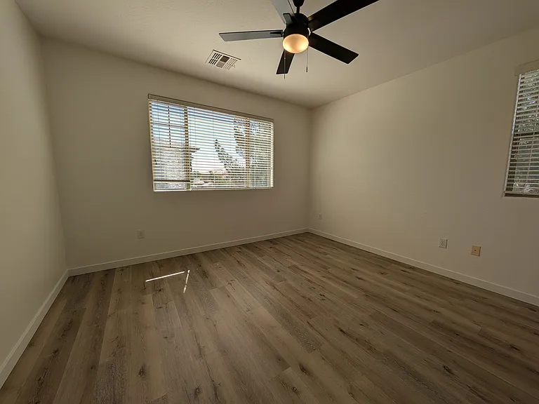 15240 N 142nd Ave #1091 — Photo 23