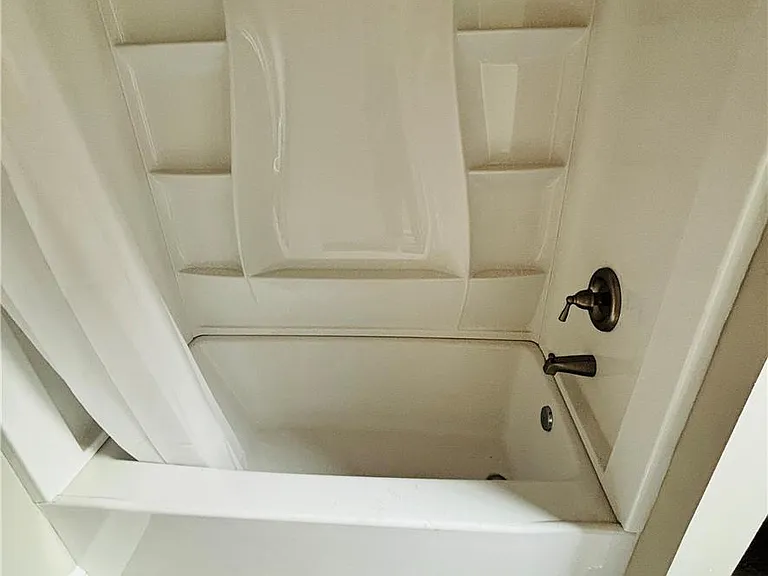 718 Linden St — Photo 16