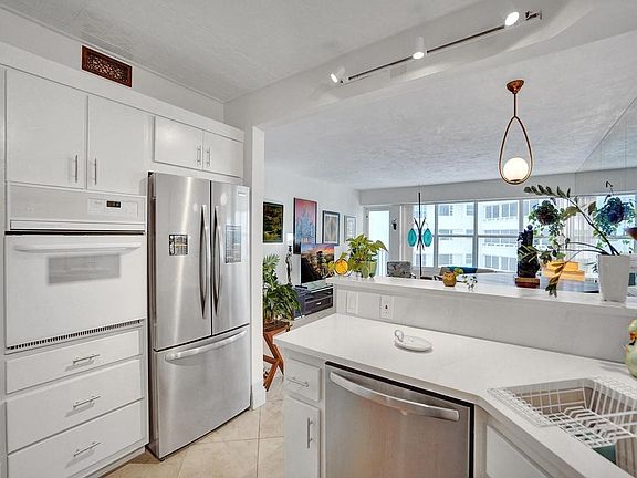 5th image of 3700 Galt Ocean Drive #508