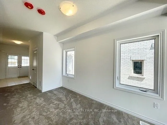 240 Ridley Cres — Photo 5