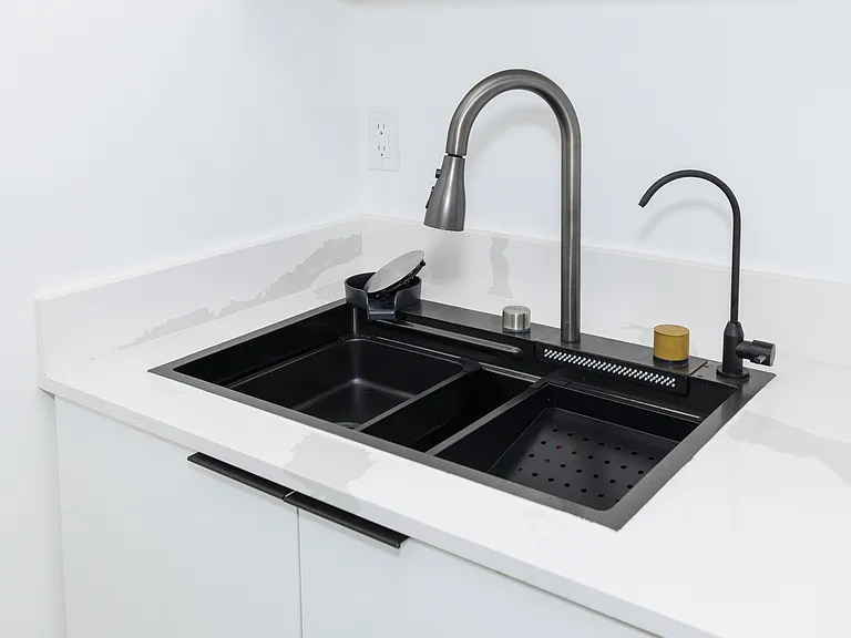 423 W Schunior St #1 — Photo 8